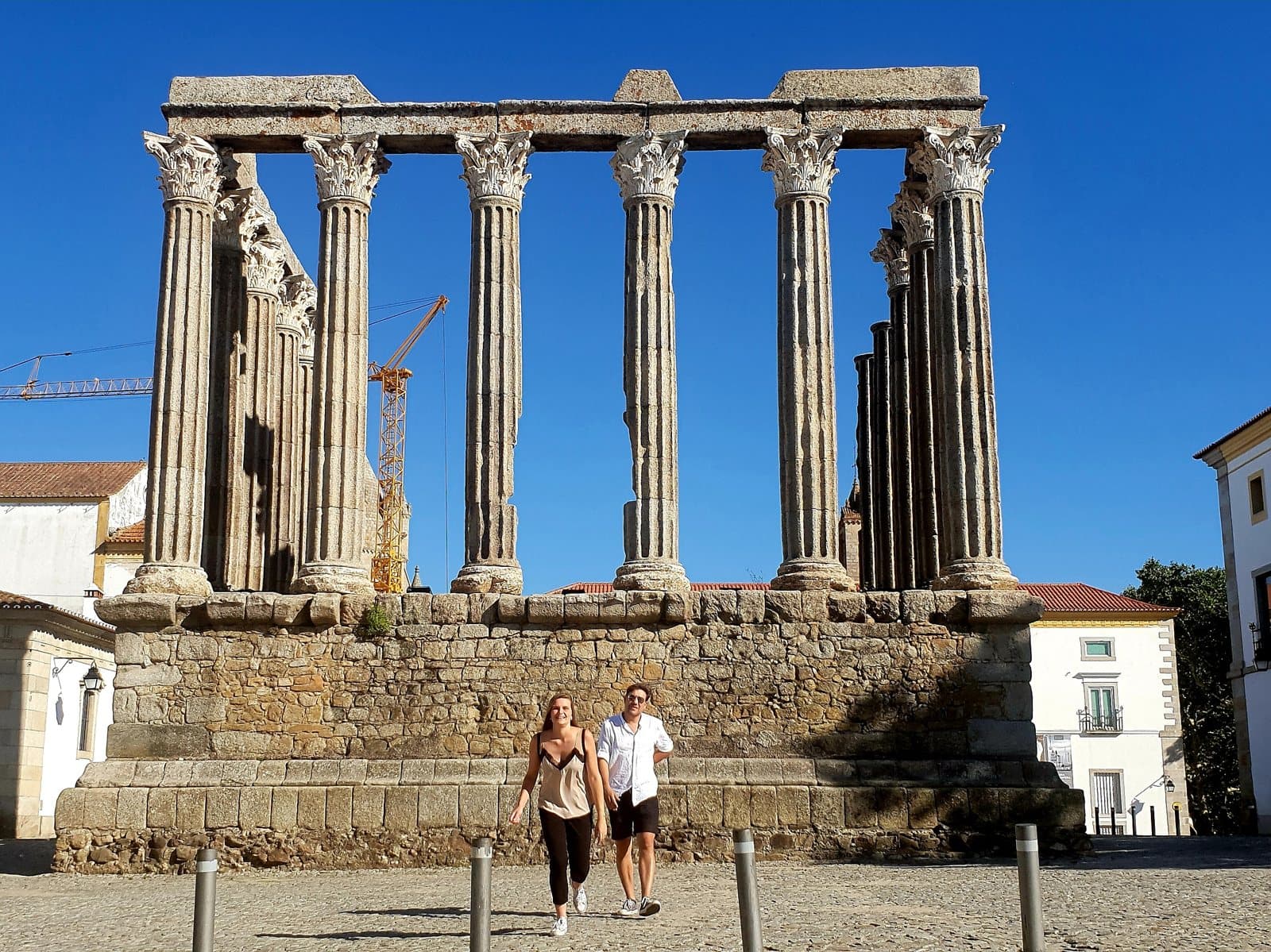 Évora em Queda Livre: Bifanas, Centro Histórico e um Salto a 5000 Metros